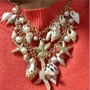 New!  2 layer shell starfish golden necklace NWOT